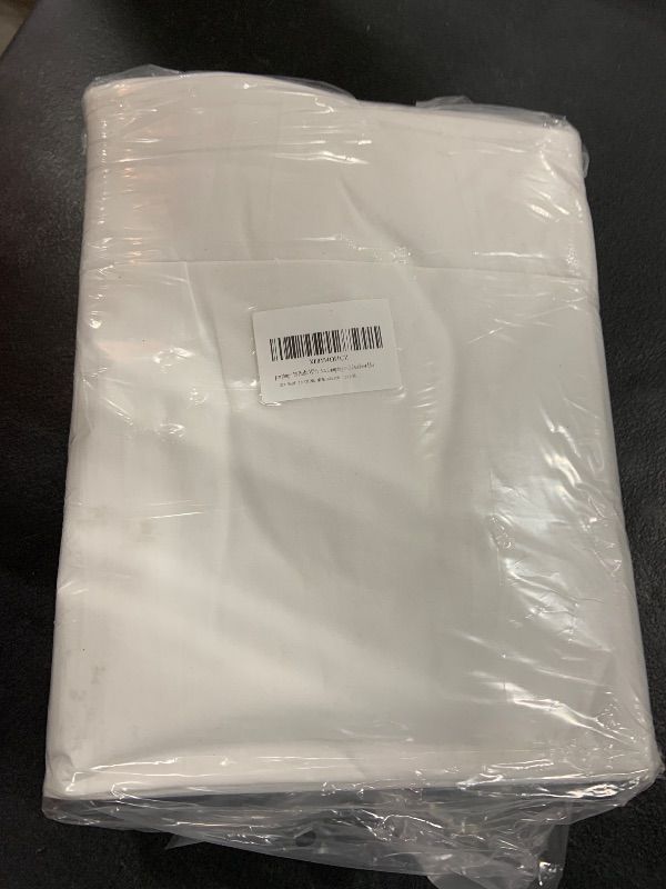 Photo 1 of pmybupo 20 Packs White Tablecloth Rectangle,Disposable Tablecloths Waterproof Wrinkle Stain Resistant Easy to Clean,55x79 Inches Tablecloth for Party,Wedding,Banquets,Picnics,Camping and Outdoor Use