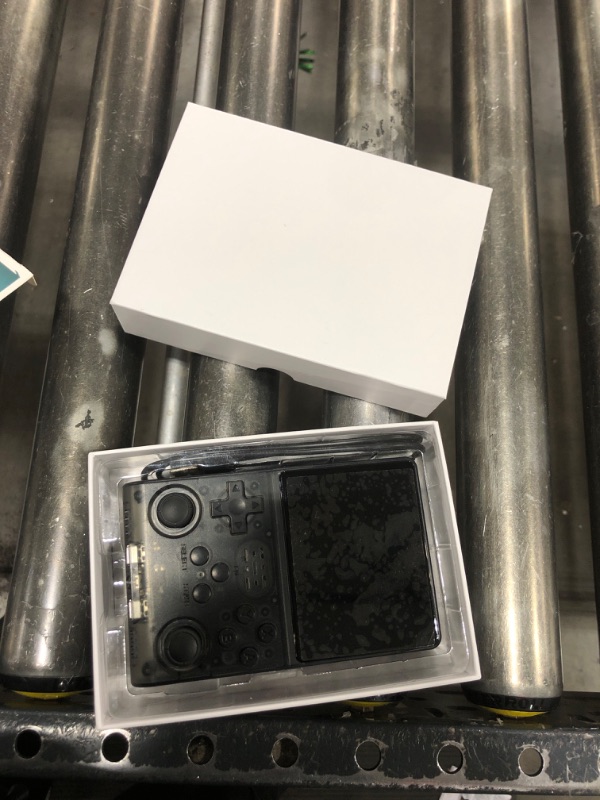 Photo 1 of 30000 Games in 1Handheld Game Console,3.5-Inch IPS Screen Retro Gaming Console,30000 Classic Games, 3800mAh,20?Mainstream Emulator,Built-in 256G TF Card, Support HDMI and TV Output