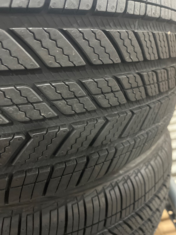 Photo 3 of Bridgestone 2 Tires Bridgestone Turanza Quiettrack 225/50R18 99V XL A/S All Season