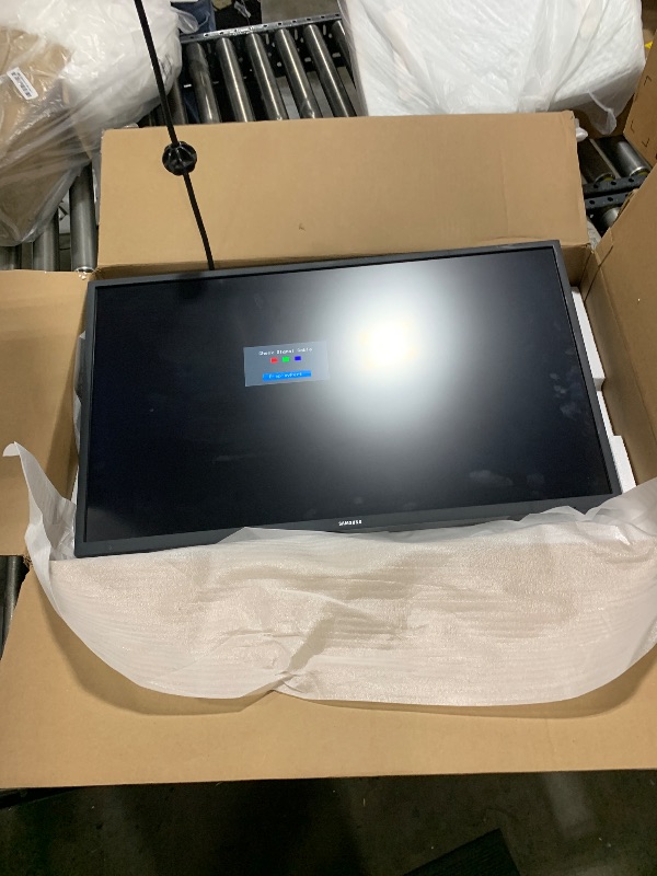 Photo 2 of Samsung 32" UJ59 Series 4K UHD (3840x2160) Computer Monitor, HDMI, Display Port, Eye Saver/Flicker Free Mode, Game Mode, Slim Bezels, AMD FreeSync, LU32J590UQNXZA, Black