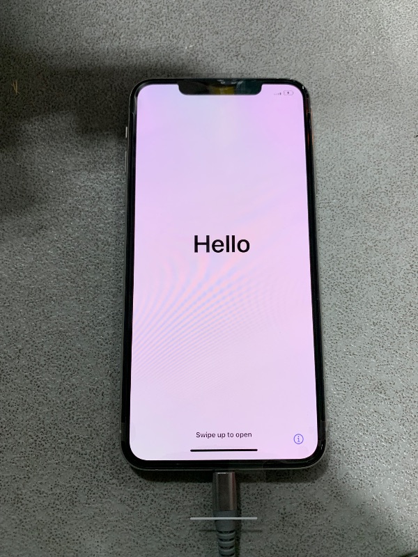 Photo 2 of Apple iPhone 11 Pro Max (64GB) - Silver