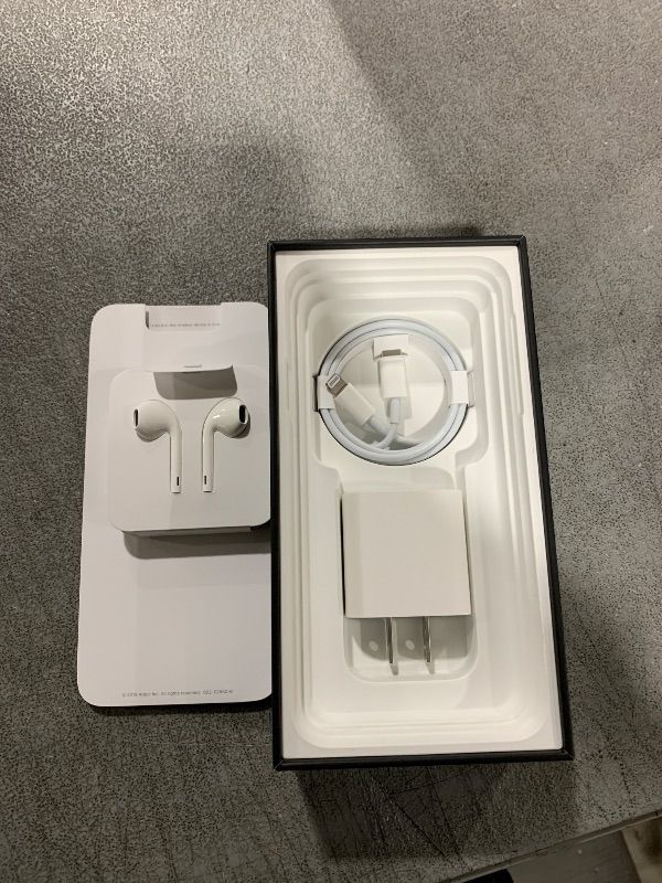 Photo 3 of Apple iPhone 11 Pro Max (64GB) - Silver