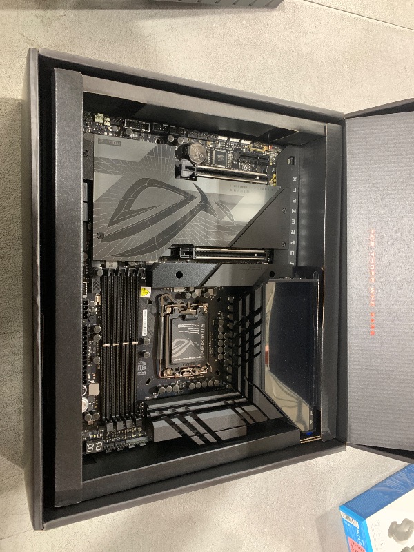 Photo 5 of ASUS ROG Maximus Z790 Dark Hero (WiFi 7) LGA 1700(Intel 14th &13th&12th Gen) ATX Gaming Motherboard(PCIe 5.0x16, 5xM.2 Slots,DDR5,2X Thunderbolt 4 Ports, USB Type-C Front-Panel)