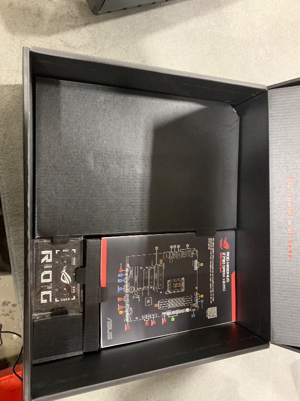 Photo 4 of ASUS ROG Maximus Z790 Dark Hero (WiFi 7) LGA 1700(Intel 14th &13th&12th Gen) ATX Gaming Motherboard(PCIe 5.0x16, 5xM.2 Slots,DDR5,2X Thunderbolt 4 Ports, USB Type-C Front-Panel)