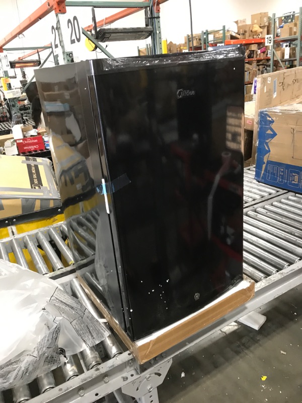 Photo 2 of Midea MRU03M2ABB Upright Freezer Large Black, 3.0 Cubic Feet