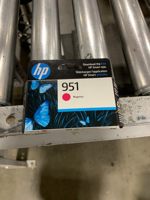 Photo 2 of HP 951 Magenta Ink Cartridge | Works with HP OfficeJet 8600, HP OfficeJet Pro 251dw, 276dw, 8100, 8610, 8620, 8630 Series | Eligible for Instant Ink | CN051AN