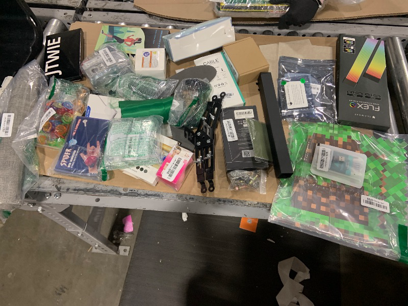 Photo 1 of bag of mixed items 