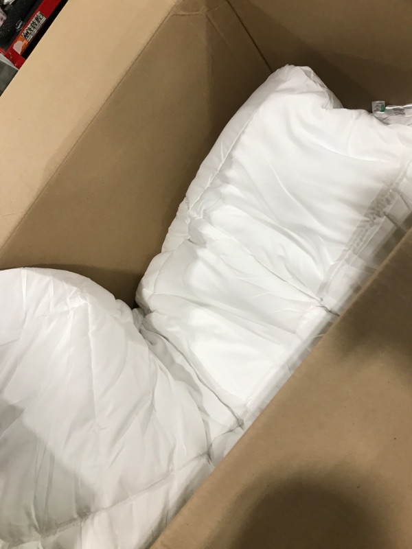 Photo 1 of 102 X 90 AMAZON BASICS COMFORTER WHITE 