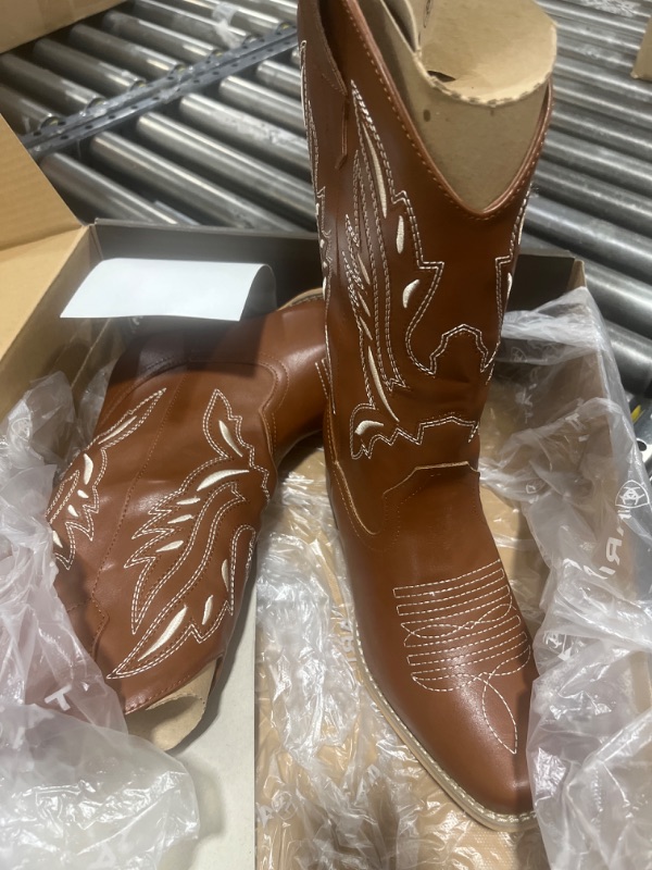 Photo 2 of Ariat Women's Western Boot, Brown, --- SIZE 10