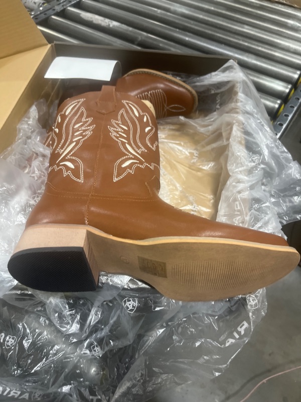 Photo 3 of Ariat Women's Western Boot, Brown, --- SIZE 10