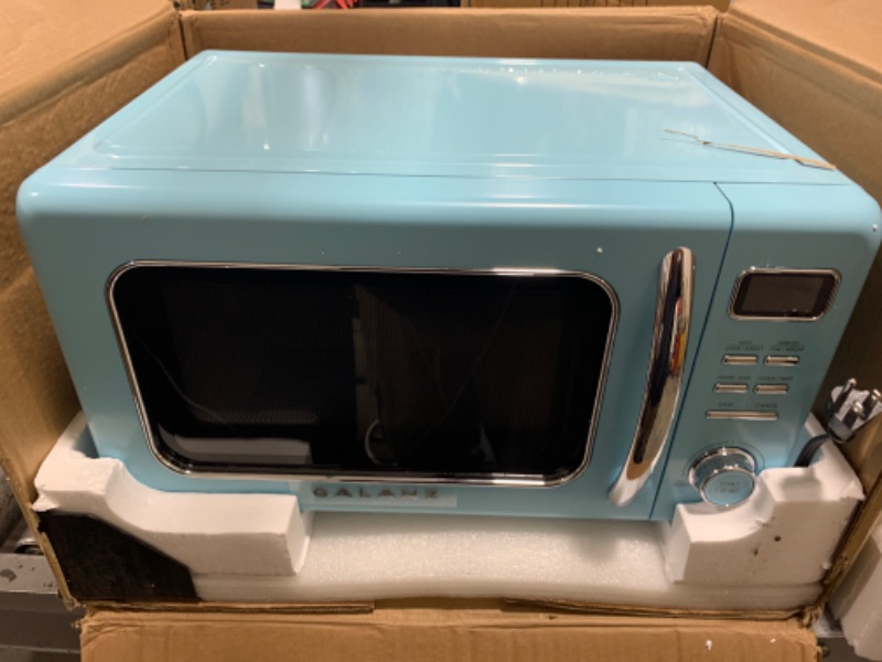 Photo 2 of 1.1 Cu. Ft Retro MicroWave