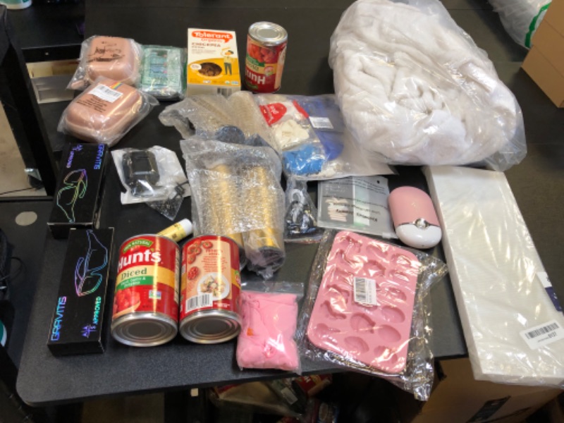 Photo 1 of 
20 piece bag lot all new items 