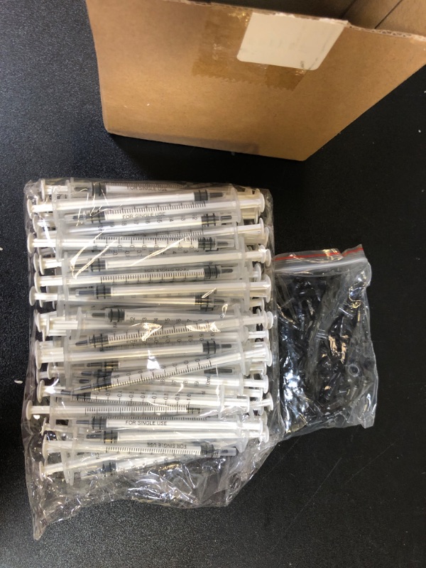 Photo 1 of 100pcs syringe no needle =