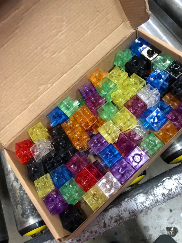 Photo 1 of 100pcs Linking cubes 