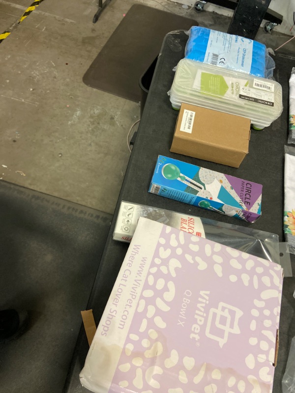 Photo 1 of 10 miscellaneous vareity items, boxed item 