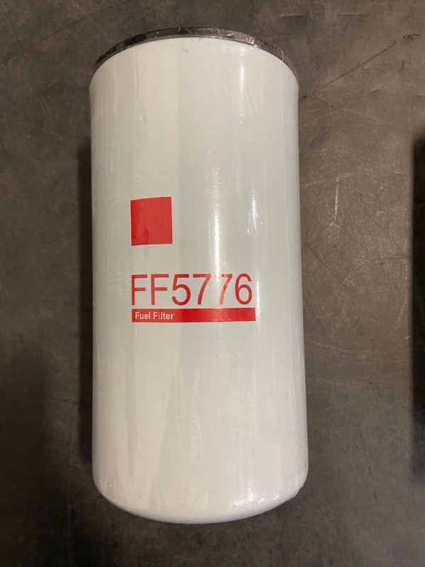 Photo 2 of FF5776 Fuel Filter Diesel Filter, Compatible With Cummins ISX ISX15 11.9L 15L 16L Engine #OE FF5776 2864993 2893612 3685306 4331007, 1 Pack