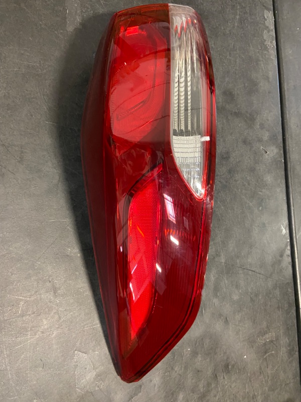 Photo 1 of For 2017 2018 Hyundai Elantra Halogen Tail Light Rear Light Rear Brake Lamp Assembly Black Housing Red Lens Right Passenger Side RH