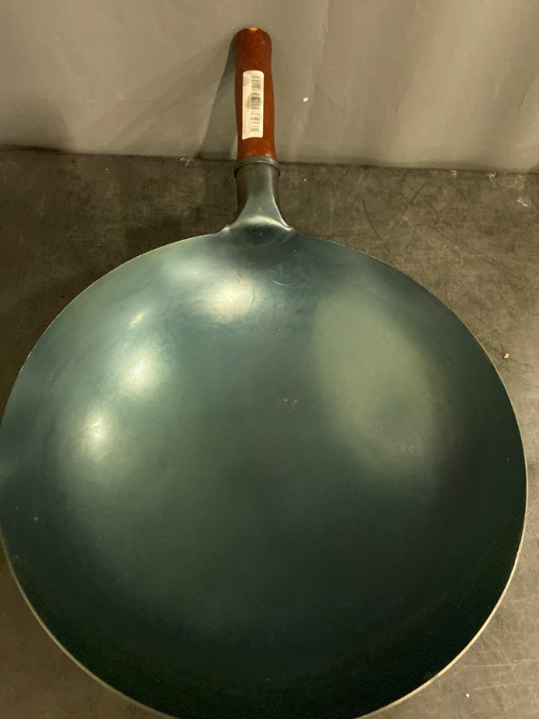 Photo 2 of welsteepse Carbon Steel Wok Traditional Hand Hammered Wok,14 Inch,Round Bottom(Roasted Blue)