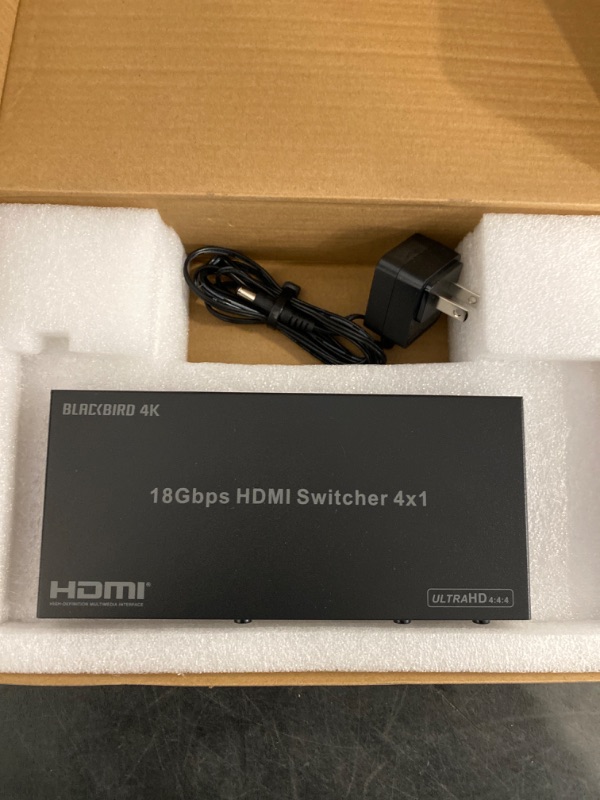 Photo 2 of Monoprice Blackbird 4K HDMI Switch, 4x1, HDR, 18G, 4K@60Hz, YCbCr 4:4:4, HDCP 2.2, Toslink and Analog Audio Extractor