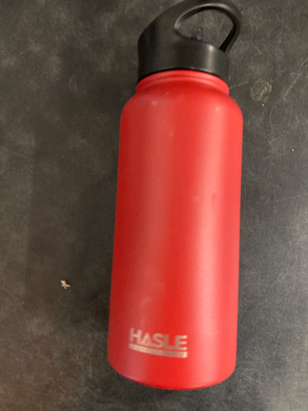 Photo 2 of HASLE OUTFITTERS 32 oz Insulated Water Bottle Stainless Steel Double Walled Vacuum Sports Water Bottle (Straw lid) for Gym Camping Hiking(Red,1)