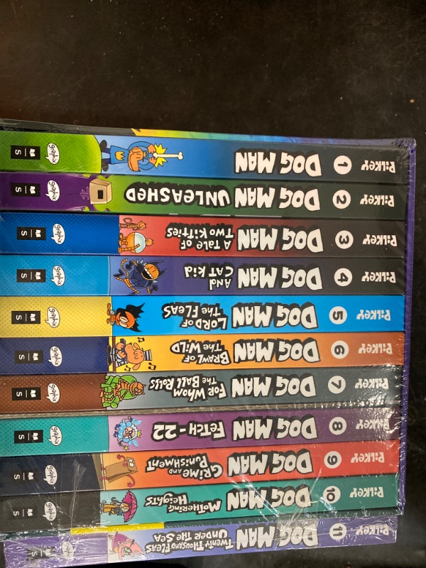 Photo 2 of Dog Man: The Supa Buddies Mega Collection: From the Creator of Captain Underpants (Dog Man #1-10 Box Set) 