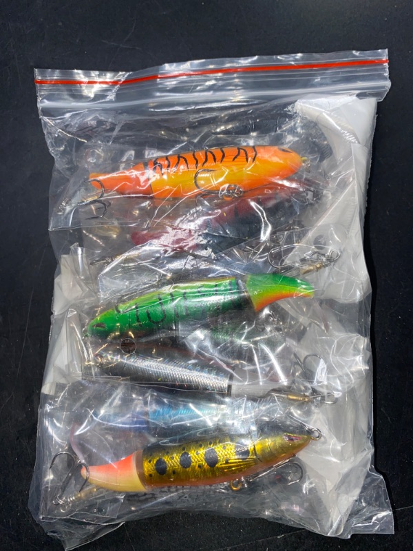 Photo 2 of 10PCS Minnow Fishing Lures Kit Minnow Lures Minnow Crank Bait Fishing Tackle Hooks Topwater Baits for Bass Trout Saltwater/Freshwater
