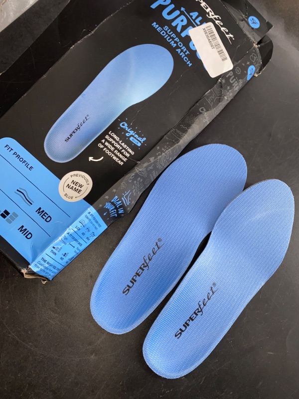 Photo 2 of KIDS Y 13.5-2 Superfeet All-Purpose Support Medium Arch Insoles (Blue) - Trim-To-Fit Orthotic Shoe Inserts - Professional Grade
