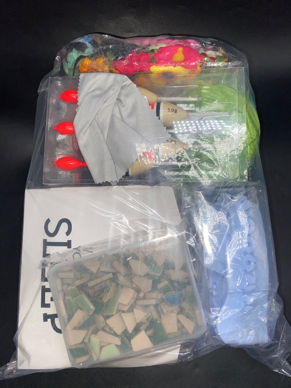 Photo 1 of BUNDLE OF 7 MISCELLANEOUS ITEMS