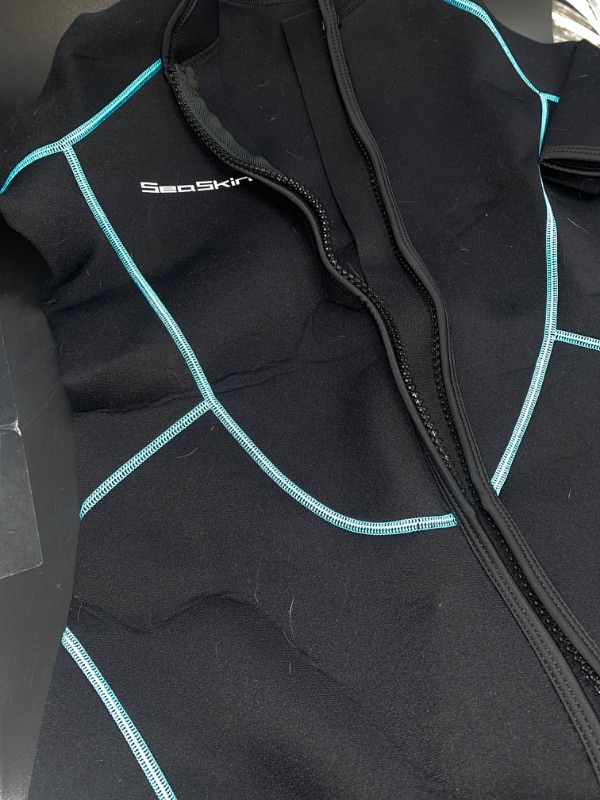 Photo 1 of Medium Seaskin Mens 3mm Shorty Wetsuit Womens, Full Body Diving Suit Front Zip Wetsuit for Diving Snorkeling Surfing Swimming USED**