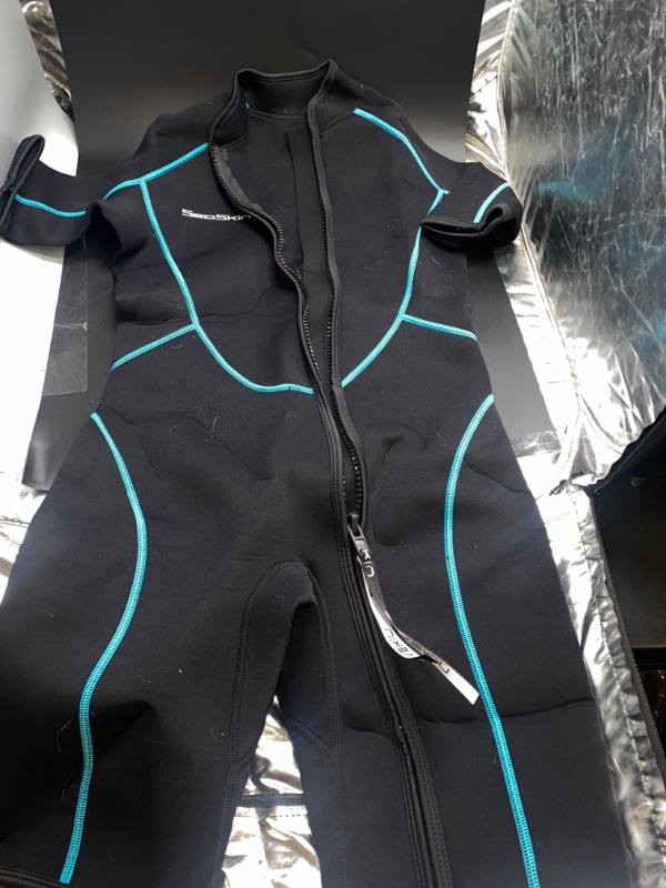 Photo 2 of Medium Seaskin Mens 3mm Shorty Wetsuit Womens, Full Body Diving Suit Front Zip Wetsuit for Diving Snorkeling Surfing Swimming USED**