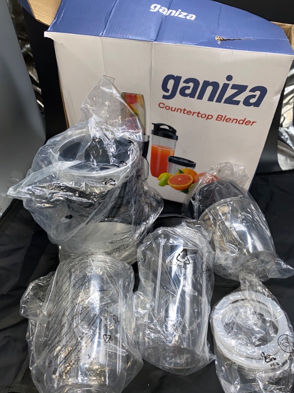 Photo 2 of Ganiza Smoothie Blender, 900W Blender for Shakes and Smoothies, 15-Piece Personal Blender and Grinder Combo for Kitchen, Smoothies Maker with 4 BPA-Free Portable Blender Cup, Nutritious Recipe MISSING PARTS** 
