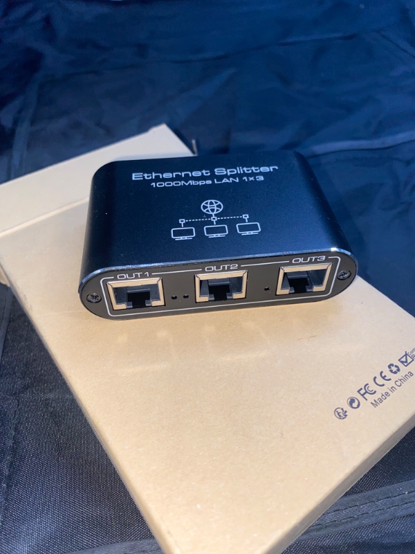 Photo 2 of Ethernet Splitter 1 to 3 1000Mbps High Speed Internet Splitter LAN Splitter Ethernet Switch Either Network Splitter Supports Simultaneous Networking of 3 Devices Works with Cat6/7/8 Cables
