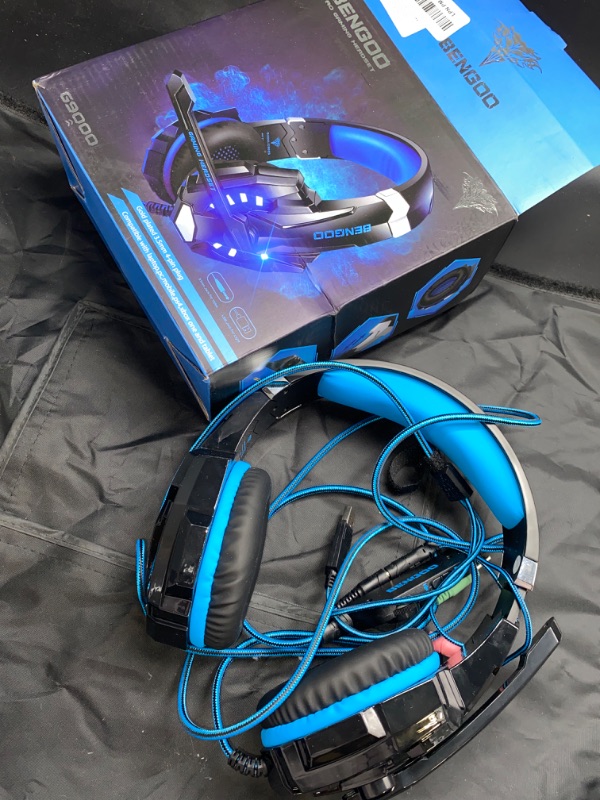 Photo 2 of BENGOO G9000 Stereo Gaming Headset for PS4 PC Xbox One PS5 Controller, Noise Cancelling Over Ear Headphones with Mic, LED Light, Bass Surround, Soft Memory Earmuffs (Blue)
