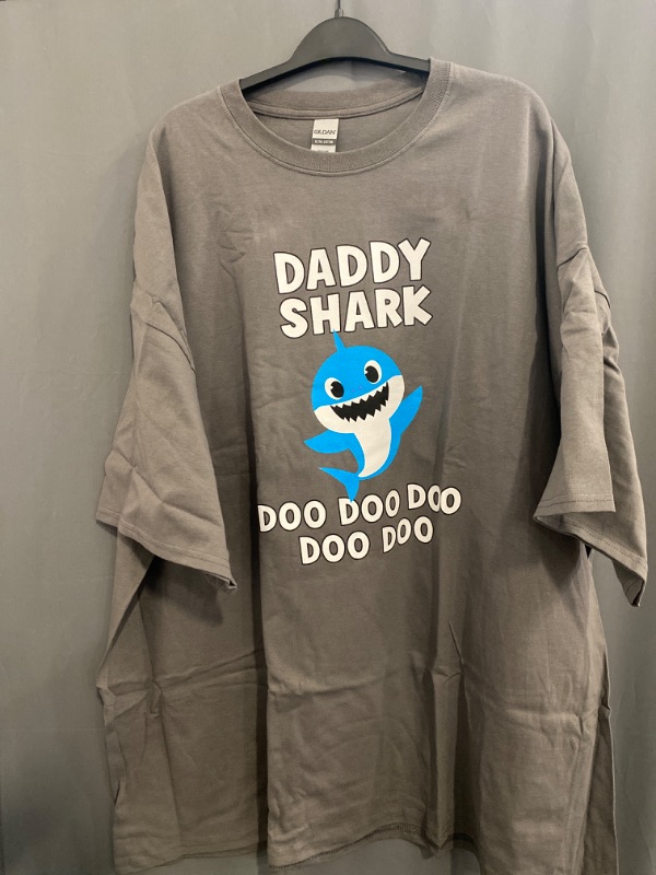 Photo 2 of 4XL Custom Design T-Shirt Daddy Shark Grey 