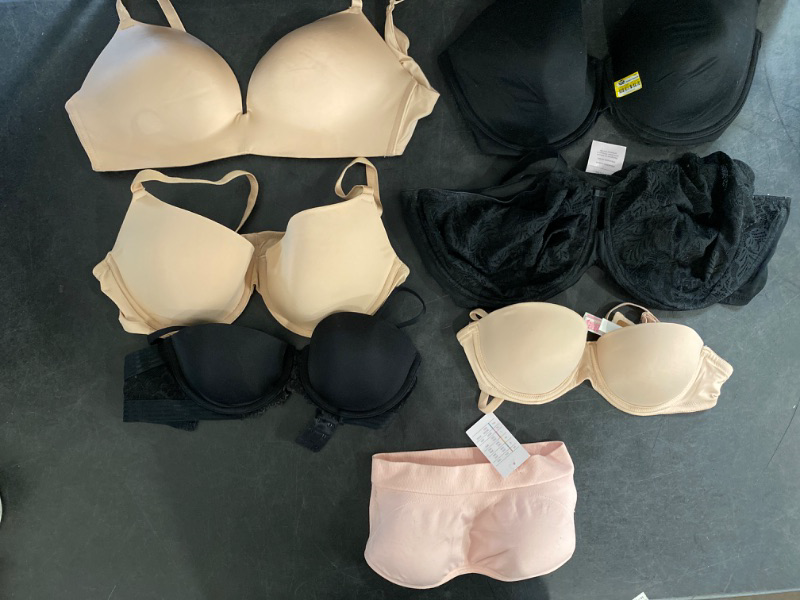 Photo 1 of Mixed Lot Women’s Bras 7 items 