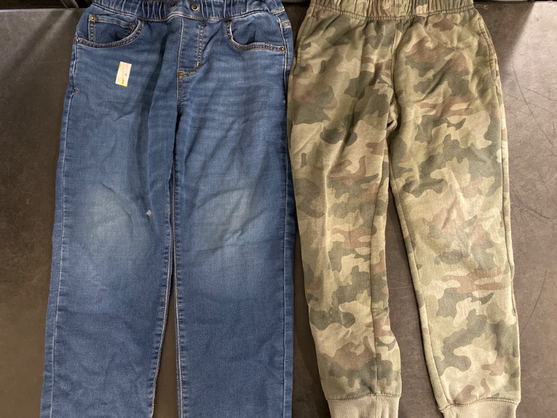 Photo 1 of 4 Items Pants Mixed lot Youth
