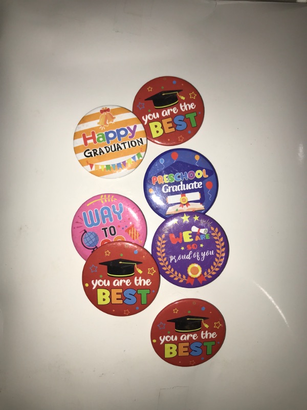 Photo 1 of SEPGLITTER 80pcs Kindergarten Preschool Graduation Buttons Brooch Pins Badges for Class of 2024 Graduation Kindergarten Preschool Party Favors Supplies Accessories?27 Styles?