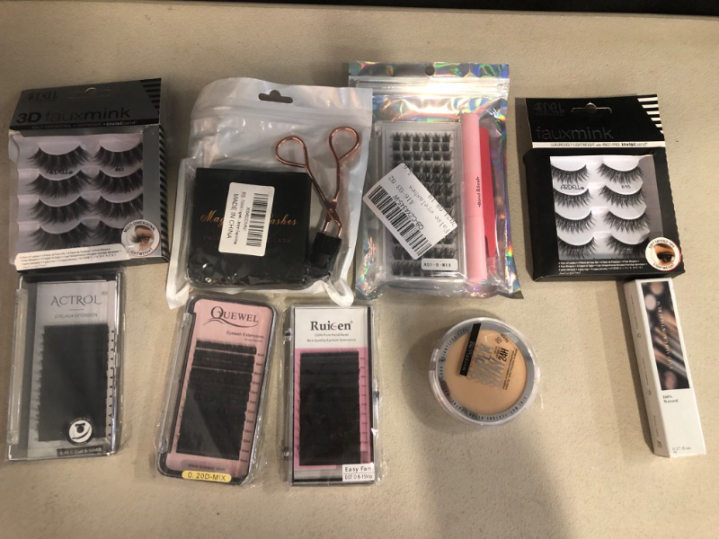 Photo 1 of 23 Miscellaneous Brand Name Eyelashes With a Powder New