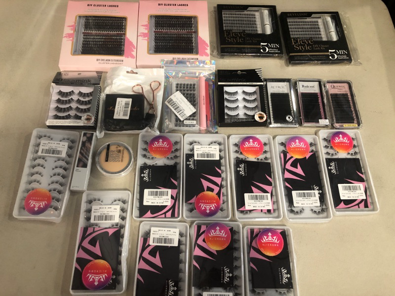 Photo 1 of 23 Miscellaneous Brand Name Eyelashes With a Powder New