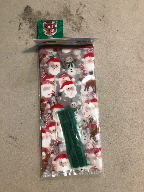 Photo 2 of Wilton Treat Bags 20/Pkg-Snowman/Santa/Reindeer
