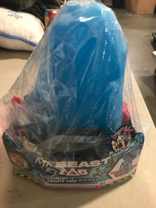 Photo 3 of MrBeast Lab Cryo Lab Mystery Collector Figure Playset (Target Exclusive)