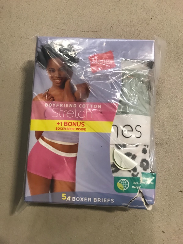 Photo 1 of size 2XL Hanes Women's 4+1 Bonus Pack Cotton Stretch Boxer Briefs - Black/Gray/White