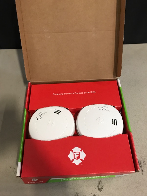 Photo 1 of First Alert Voice and Location Alert 2 in 1 Smoke and Carbon Monoxide Alarm 10-Year 2 Pack
