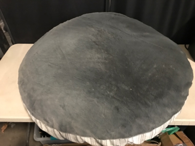 Photo 1 of Kirkland Signature 42” Round Pet Bed
