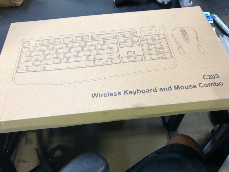 Photo 1 of c2036 wireless keyboard MISSING THE MOUSE