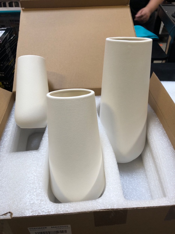 Photo 2 of 
Modern White Ceramic Flower Vases Set, Art Dot Decorative Tall Vase for Bouquet Pampas Grass, Maximalist Vases for Kitchen, Bedroom, Office, Living Room, Shelf