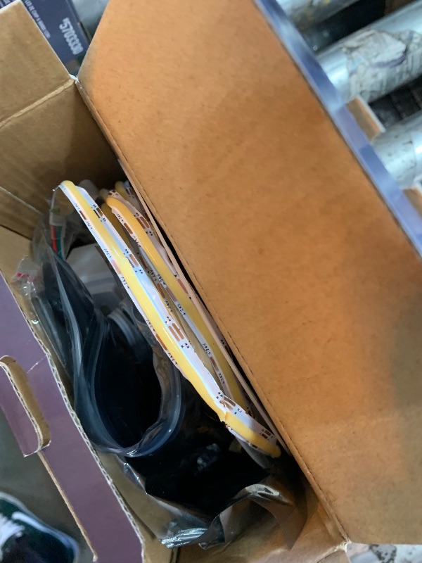 Photo 1 of Utilitech Indoor 16-ft LED Switchable White Strip Light
