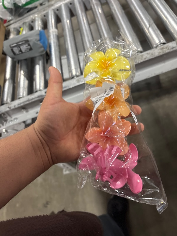 Photo 1 of 4PCS 3D Effect Flower Hair Clips Set?NO Damage??Strong Grip??Non-Slip?Hair Clips For Thin Hair/Thick Hair?Flower Claw Clips For Women?Multicolor B