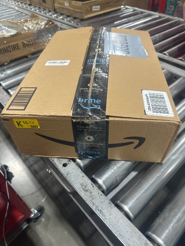 Photo 1 of StorageWorks 390L Extra Large Lanudry Hamper with Wheels, Laundry Basket with Wheels 2 Sections, Clothes Sorter Cart with Divider for Hotel, Home, Beige, 1-Pack