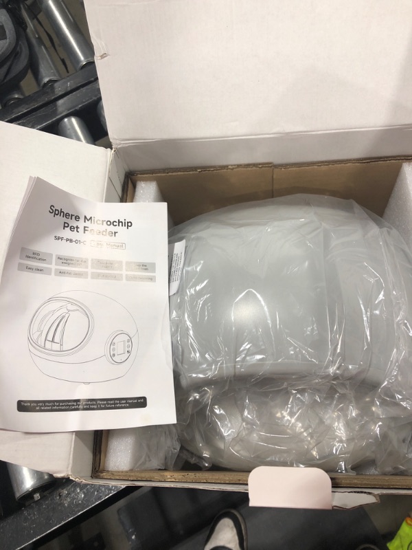 Photo 1 of Lesotc RFID Automatic Cat Feeder, Microchip Pet Feeder, Auto Cat Food Dispenser with Collar Sensor, Timed Auto Pet Feeder - Prevents Food Stealing, Suitable for Both Wet and Dry Food,1-9 Meals Control